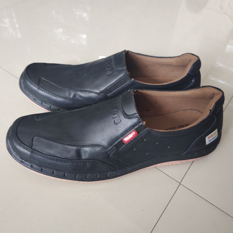 Obral Sepatu Casual Pria Kulit Asli Murah Hitam Tinggal Size 43