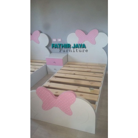dipan atau ranjang anak custom