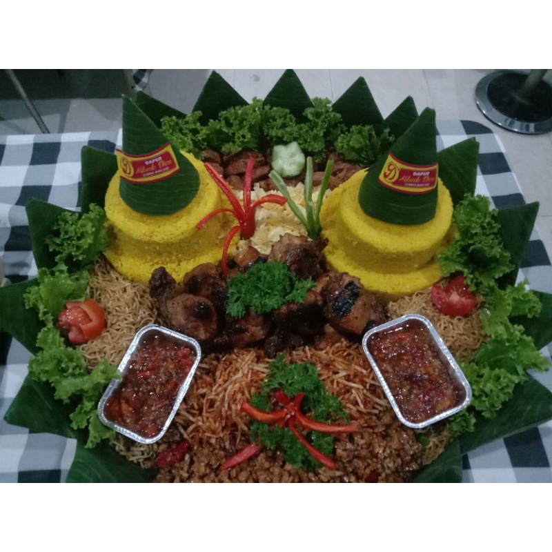 

Tumpeng sederhana 20 orang