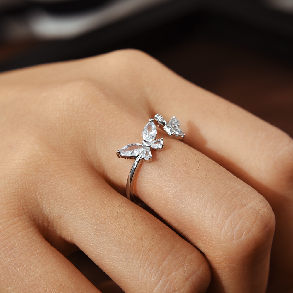 Hadiah Yang Indah Elegan Cincin Jari Cincin Pesta Cincin Bertatahkan Zirkon Minimalis Sederhana Korea Mengkilap Lucu Kristal Kupu-Kupu Wanita Perempuan Pernikahan Fashion Perhiasan Adjustable Open