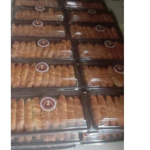 

Langsung Order chesee / choco roll isi 10**