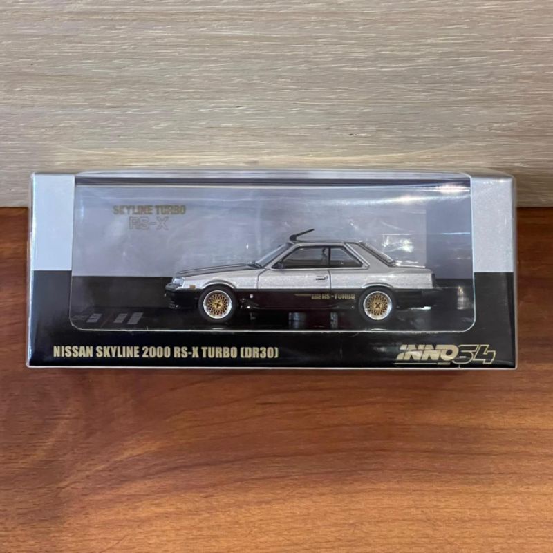 INNO64 NISSAN SKYLINE 2000 RS-X TURBO (DR30) SILVER/BLACK INNO 64