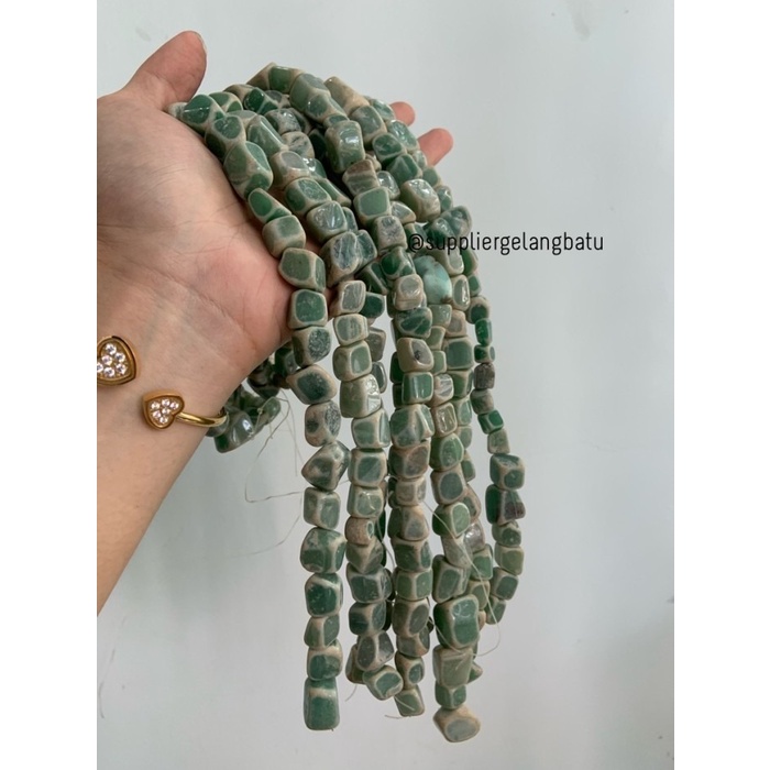 bongkah rough Batu GREEN NEFRIT JADE kalimantan 20mm giok akik hijau