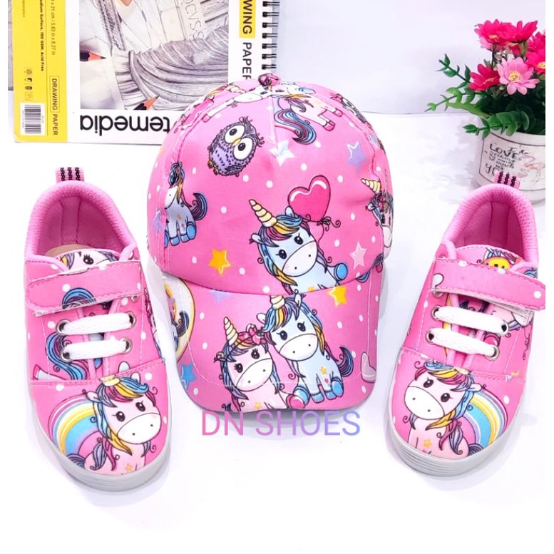 Paket Sepatu Anak Perempuan Sneakers Anak Topi Pet Anak Perempuan Paket Sepatu Tali Anak Topi Pet Anak Karakter Unicorn Pink Murah Lucu