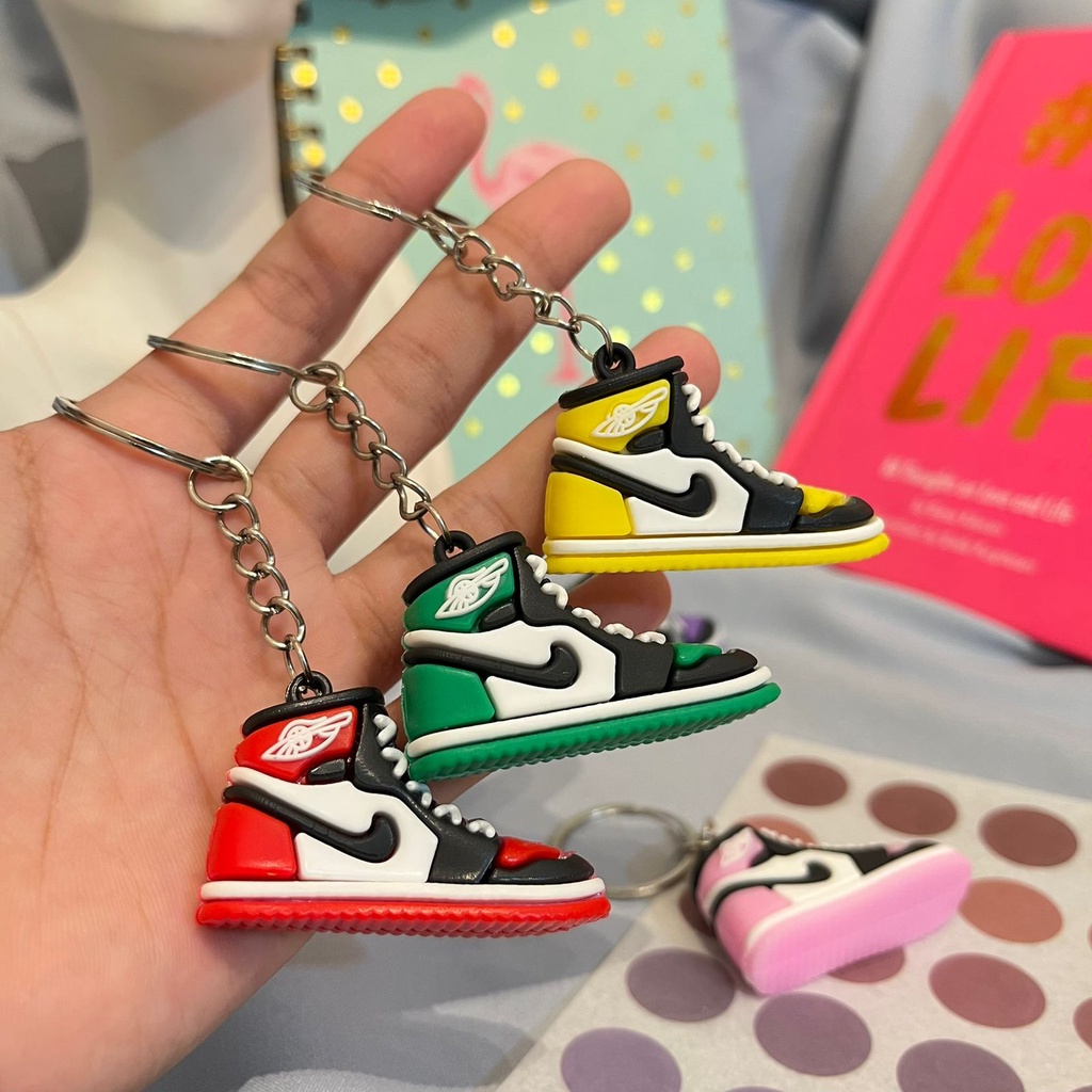 G037 | Gantungan Kunci Sepatu Olahraga Lucu Ganci Hypebeast Miniatur Shoes Sport Keychain Funny Fancy Gift Best Present