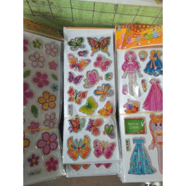 

STIKER TIMBUL KARAKTER