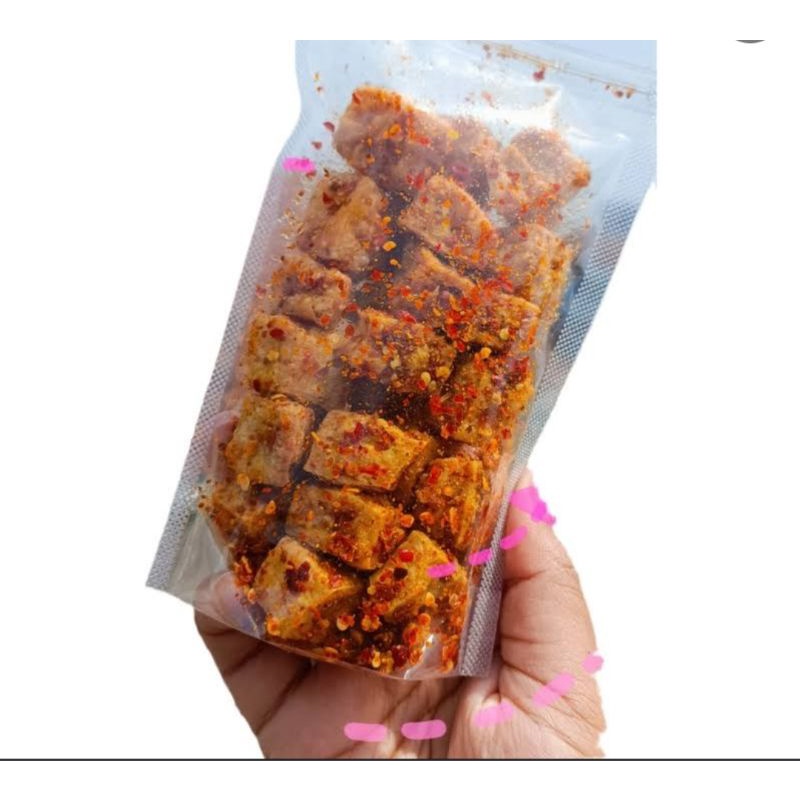 

Tahu Bojot 50gr | tahu dadu kering | makanan ringan | pedas bojot, ori, balado daun jeruk