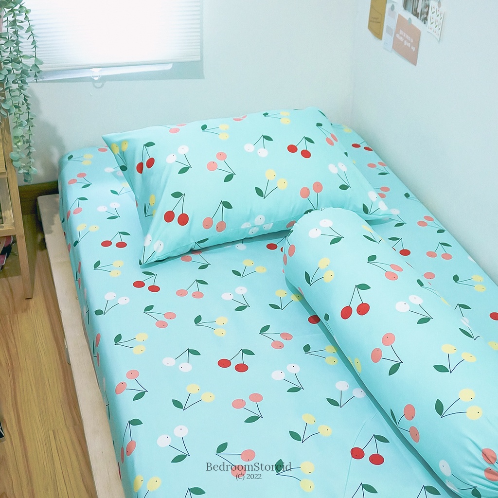 Sprei aesthetic motif Cherry Tosca sudah termasuk sarban dan sargul