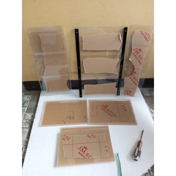 Etalase Roko Puzzle Kunci