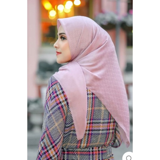 Preloved Tapis Embossed Orchid Haze Buttonscarves