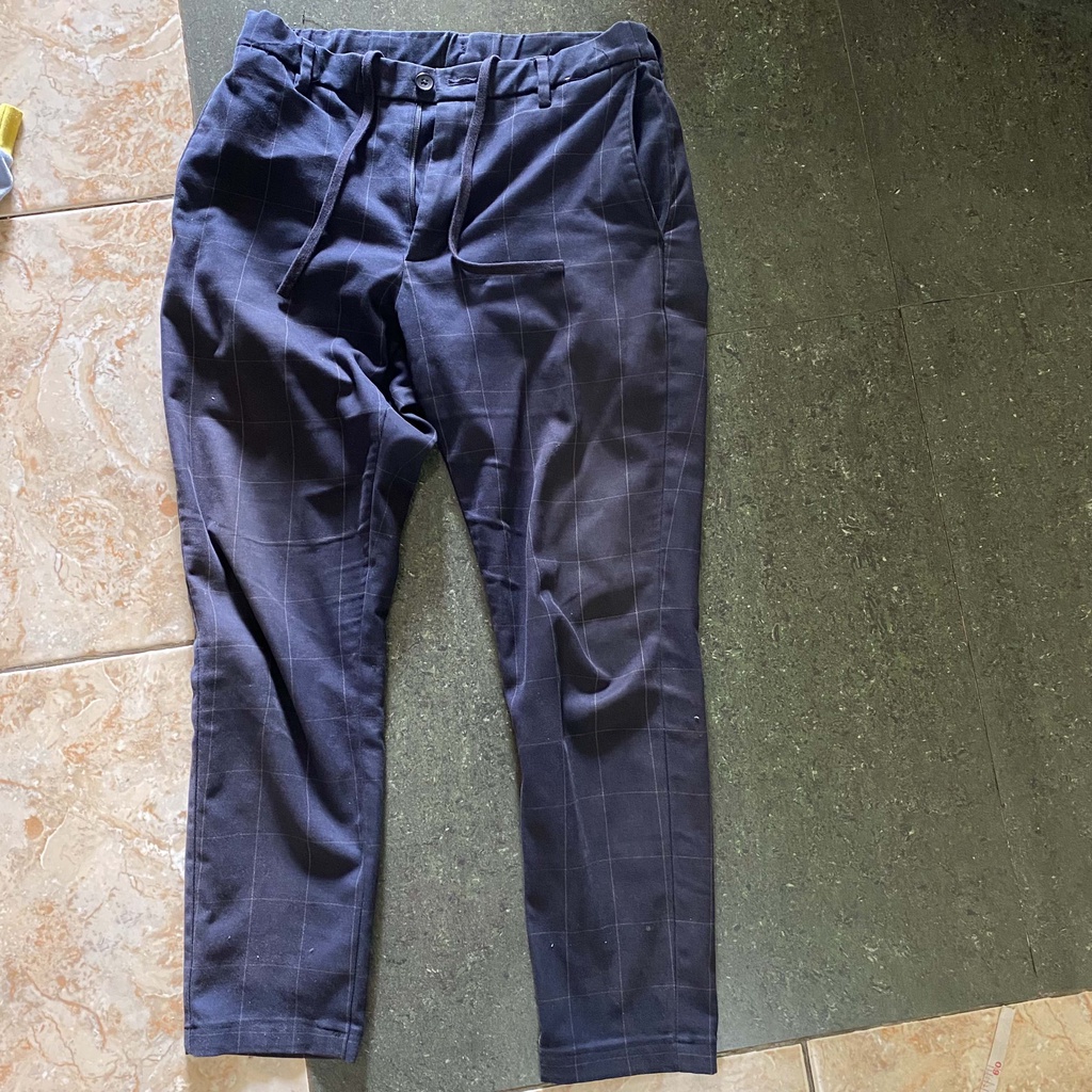 Preloved Celana Panjang Bahan Square Relax Uniqlo Pants Bekas
