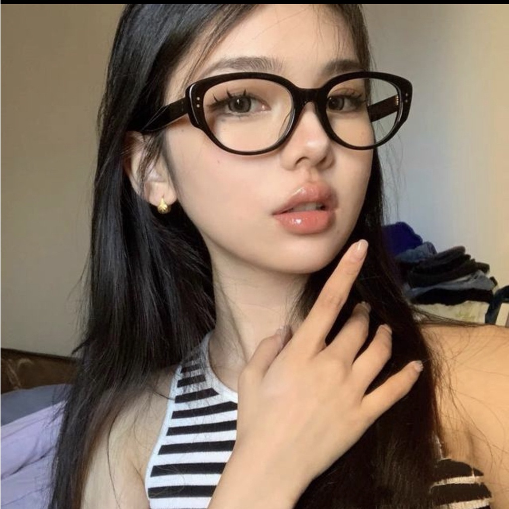 【COD】Full Frame Kacamata Hitam Bingkai Selebriti Internet Berpose Kacamata Hitam Putih Kuku Mata Kucing