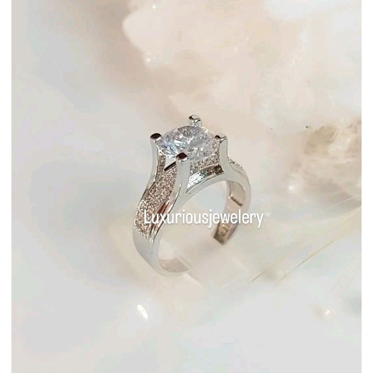 Cincin Solitaire mata satu Cubic Premium