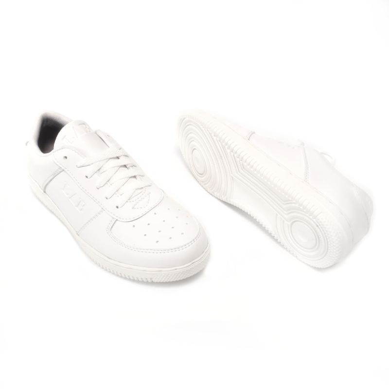 Sepatu casual sneakers white pria wanita