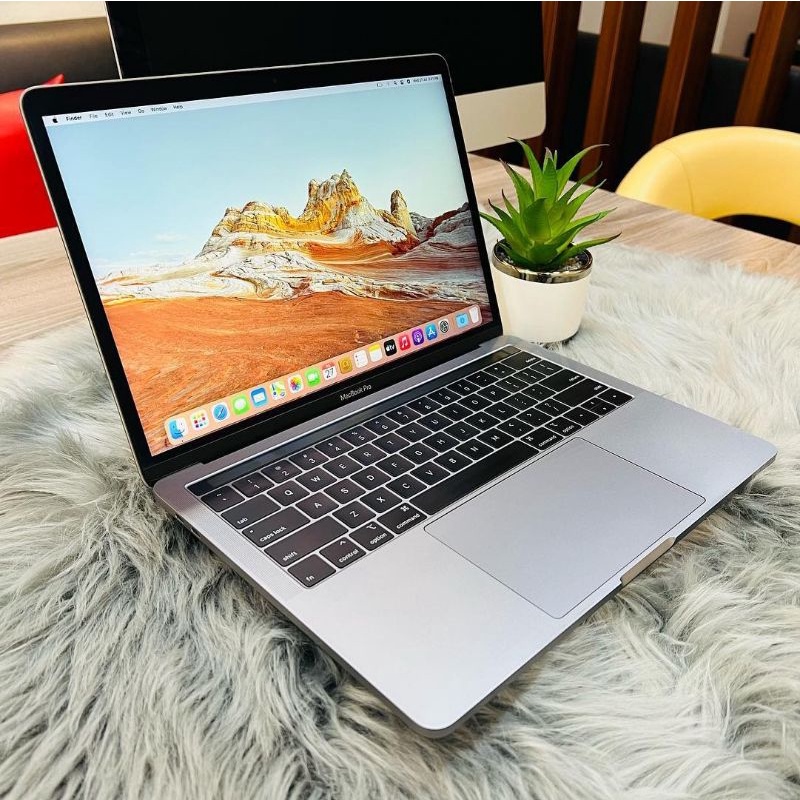 Macbook Pro M1 2020 Touchbar Ram 8Gb Ssd 256Gb Second Ori