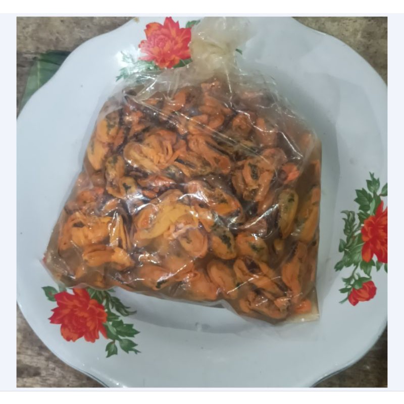 

kerang, udang, cumi basah, ikan layur, tongkol potong dan ikan asap