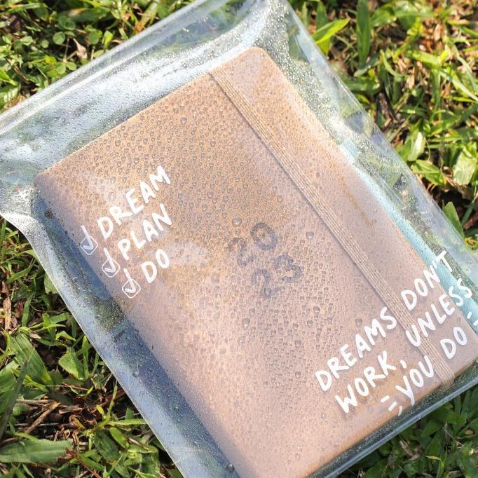 

DATED PLANNER + TRAVELING BOOK CASE / ZIPPER STORAGE BAG POUCH BUNDLE