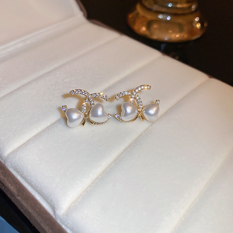 Anting Tusuk Huruf love Mutiara Anting Tusuk Perempuan Korea