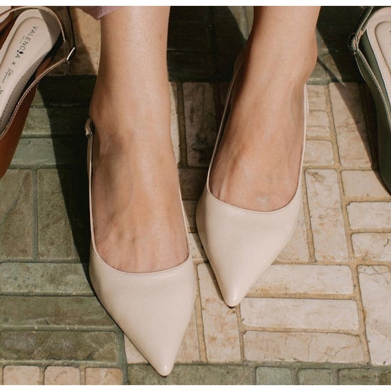 Valencia by Enrica x Patricia Stephanie Jardin Heels 5cm in broken white size 35 LIKE NEW