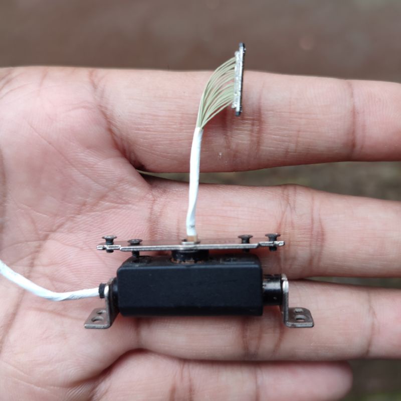 Kabel cable fleksibel flexible engsel LCD CANON 600D KISS X5 original bergaransi