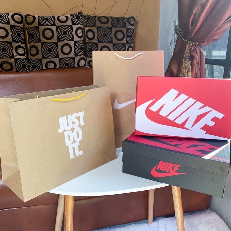 

[clairejpcollect] PAPERBAG NIKE | Paper Bag dan Box Nike Just Do It Size Large | BUNGKUS KADO | DUS SEPATU