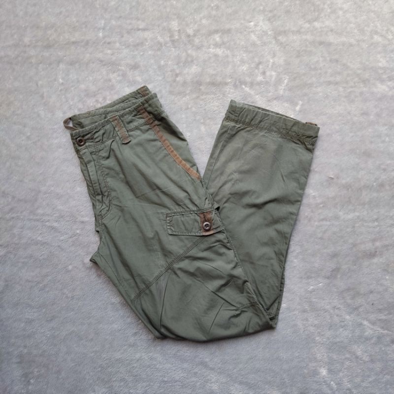 CELANA CARGO UNIQLO SECOND.