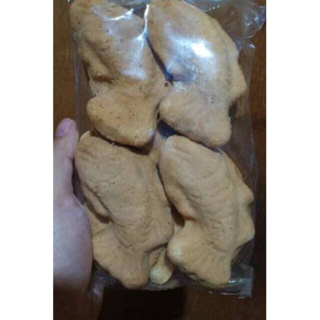 

sanjai kue bolu ikan khas netto 250gram