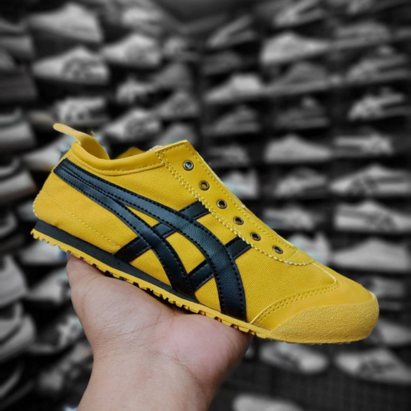 Sepatu Kanvas Slip On Tanpa Tali Terbaru