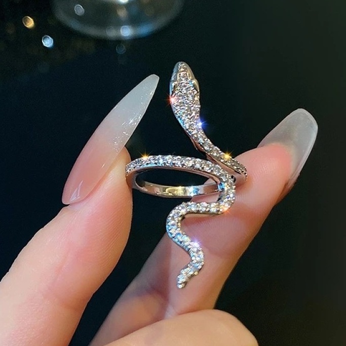 Cincin Terbuka Ular Hewan Kristal Warna Silver Perhiasan Dapat Disesuaikan Untuk Wanita