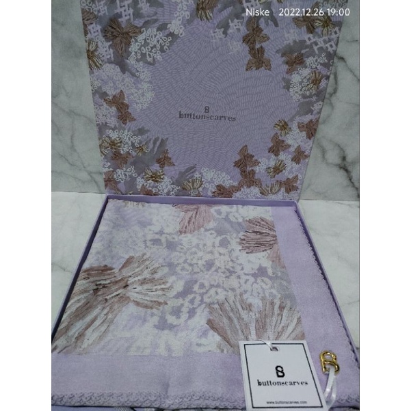 Buttonscarves Les Amities Reborn "Lilac"