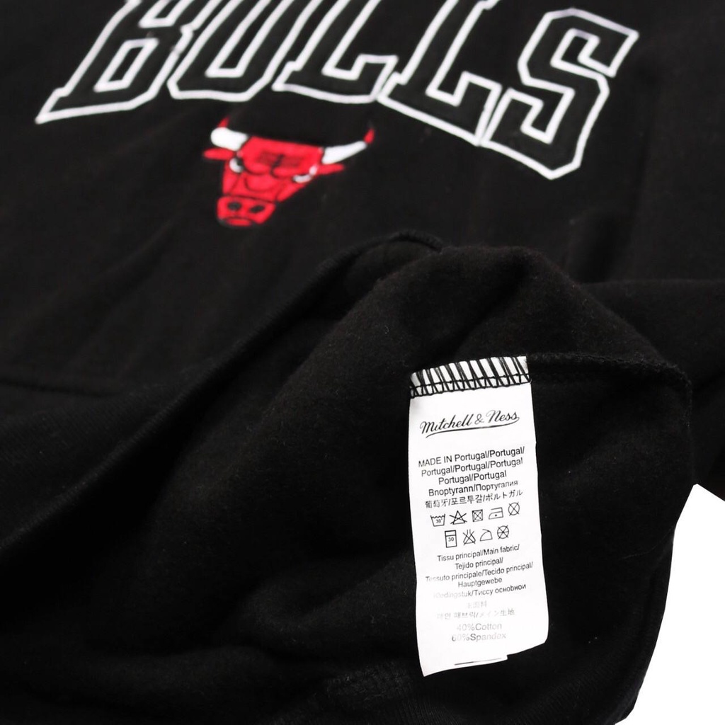 Jaket Sweater Hoodie CHICAGO BULLS X MITCHELL&amp;NESS warna hitam full tag bordir timbul sweater terlaris bisa cod