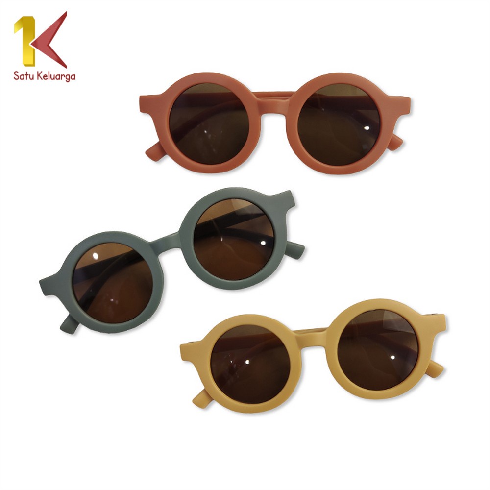 Satu Keluarga Kacamata Hitam Anak Perempuan Bingkai Bulat Unisex C670 Kaca Mata Anak Gaya Hitam Berj