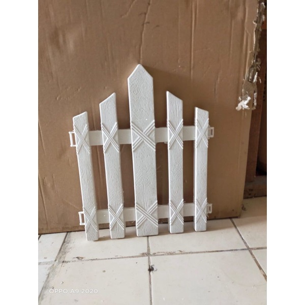 Pagar putih plastik lebar 25*tinggi 35