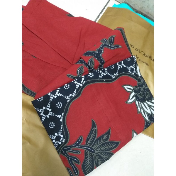 Kemeja Batik Lengan Pendek Merah Marron Seno