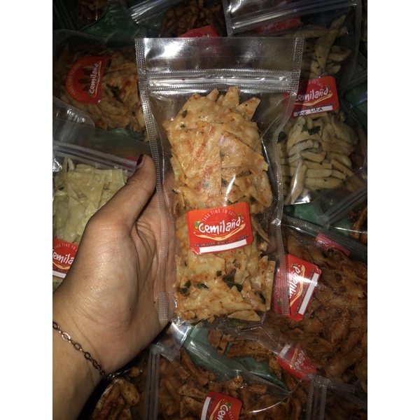 

Keripik pangsit daun jeruk