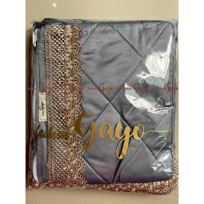 mukena renda satin velvet