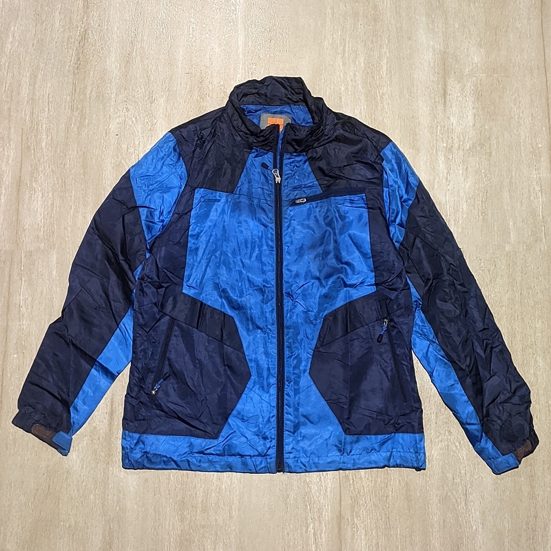 Jaket Thrift Sport Pria NEWLESS Olahraga Minus Hoodie Second Preloved Branded Kondisi 85%