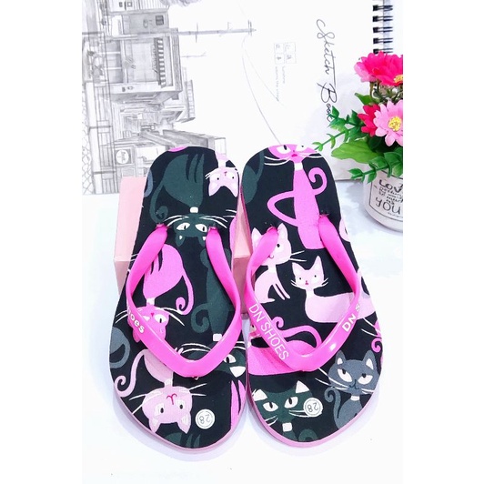 Sandal Anak Perempuan motif Kucing hitam