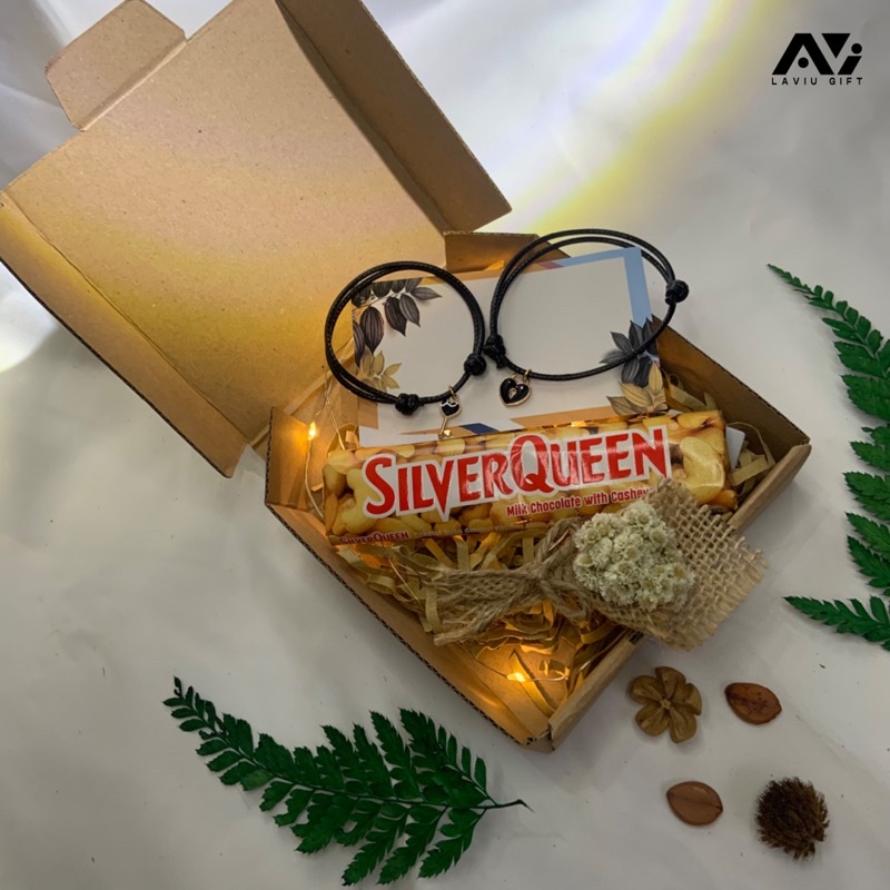 

Laviu - Kado Hampers Hemat Mini | Hampers Hemat Mini Gift kado Pacar/ Pasangan Sahabat
