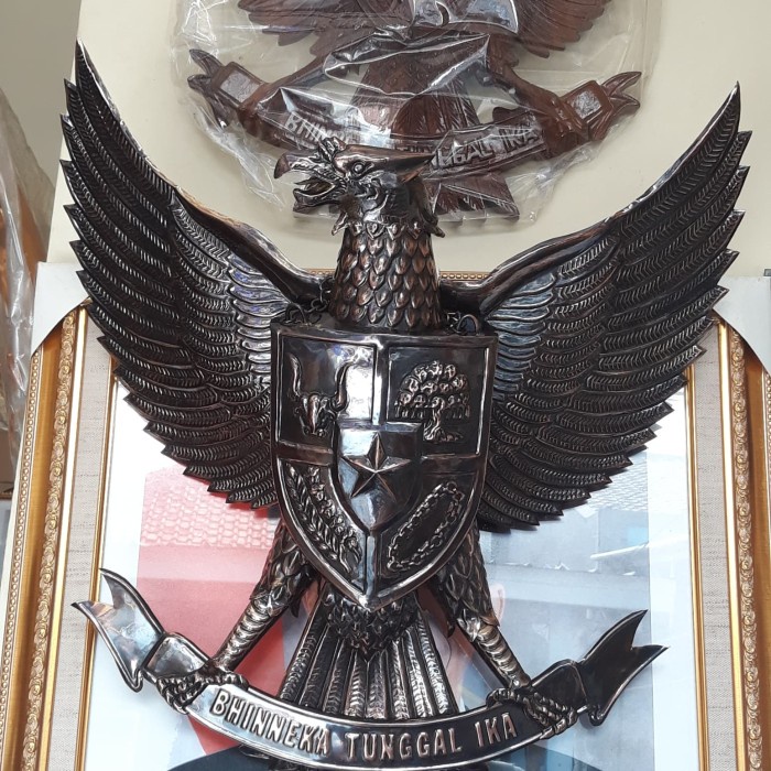 

GARUDA PANCASILA PERUNGGU/TEMBAGA 50 CM