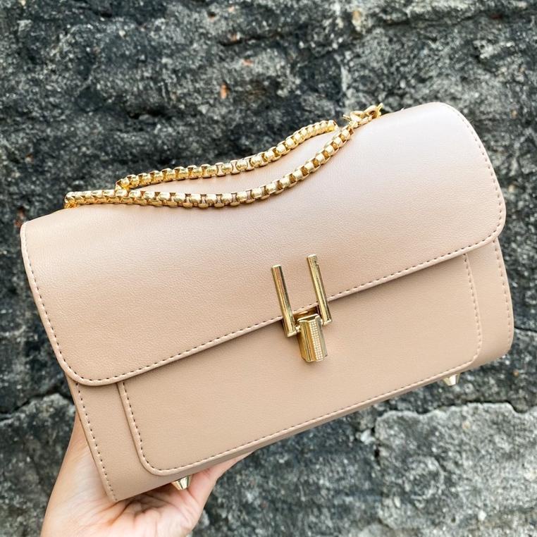 

Selagi Murah [MDY BAG]KADO TAS CEWEK/KADO PACAR/KADO AANIVERSARY/KADO VALENTINE/KADO ULANG TAHUN CEWEK/KADO WEDDING/HAMPERS RAMDHAN/HAMPERS LEBARAN/KADO NATAL/KADO SIDANG/KADO WISUDA .,.,