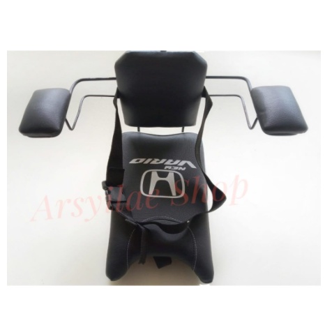 SIAP KIRIM Tulisan Vario sandar / boncengan motor anak sandar