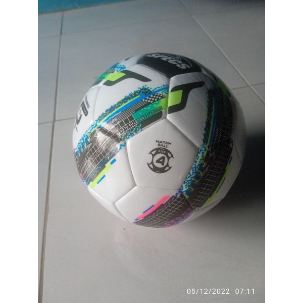 bola sepak no 4