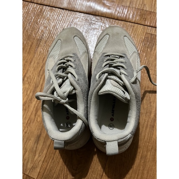 sepatu cewek olahraga airwalk size 38