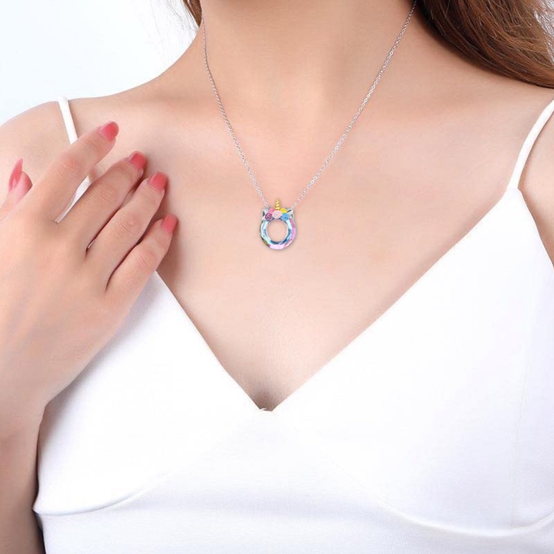 Lucu Kartun Warna-Warni Kristal Unicorn Liontin Kalung Wanita Fashion Pendapatan Perhiasan Hadiah Pesta Ulang Tahun Anniversary