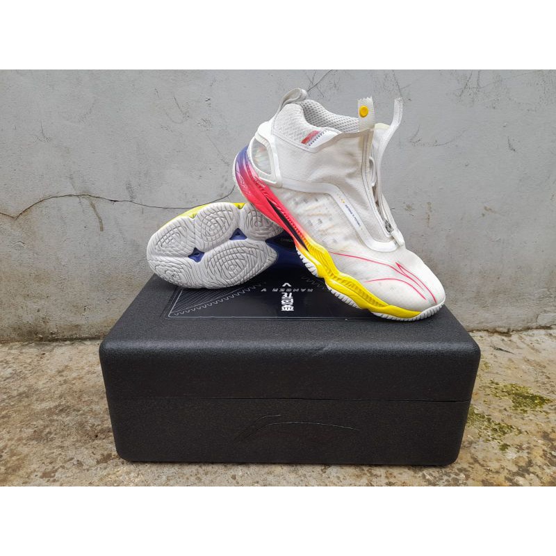 Sepatu badminton Lining Ranger Chameleon 5 ( AYAR 007 )