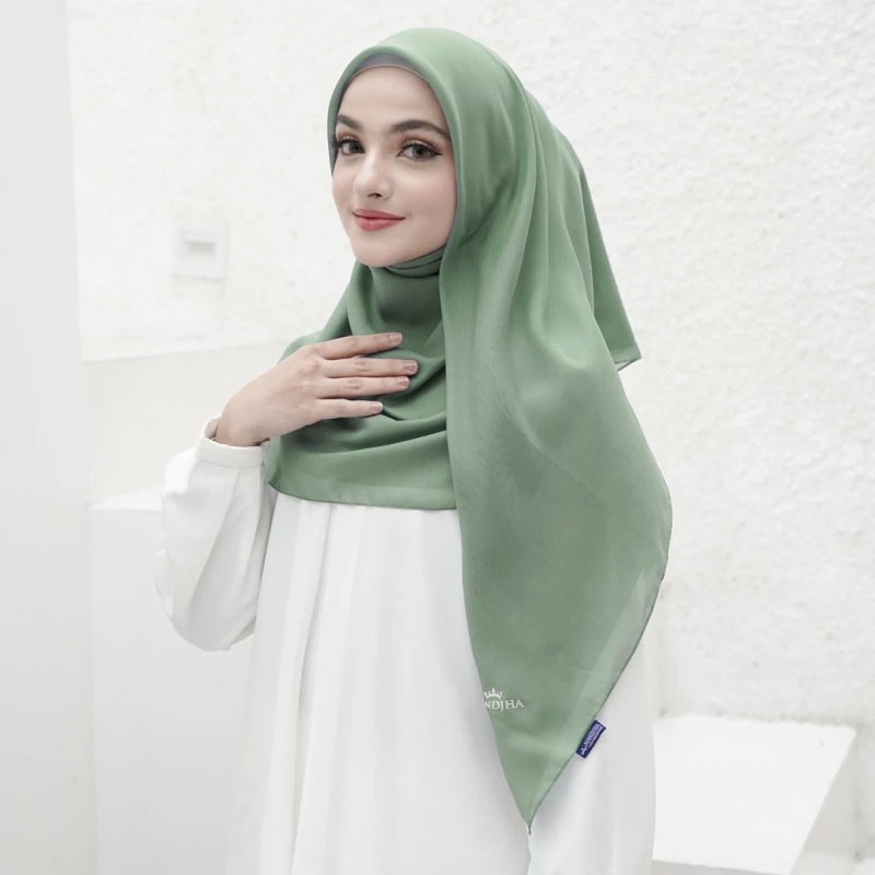 Essential Sage Green 41 Scarf Basic Polos Mandjha Ivan Gunawan Muslim Hijab Segi Empat Voal Original
