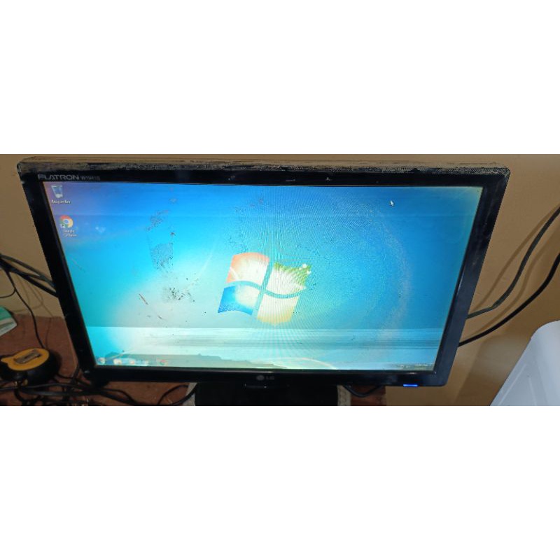 monitor lcd LG 19 widescreen minus bonus kabel