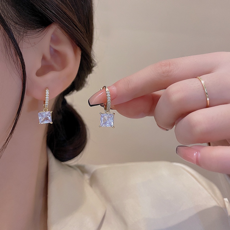 925jarum Perak Mewah Halus Persegi Zirkon Anting Perempuan Fashion Stud Earrings