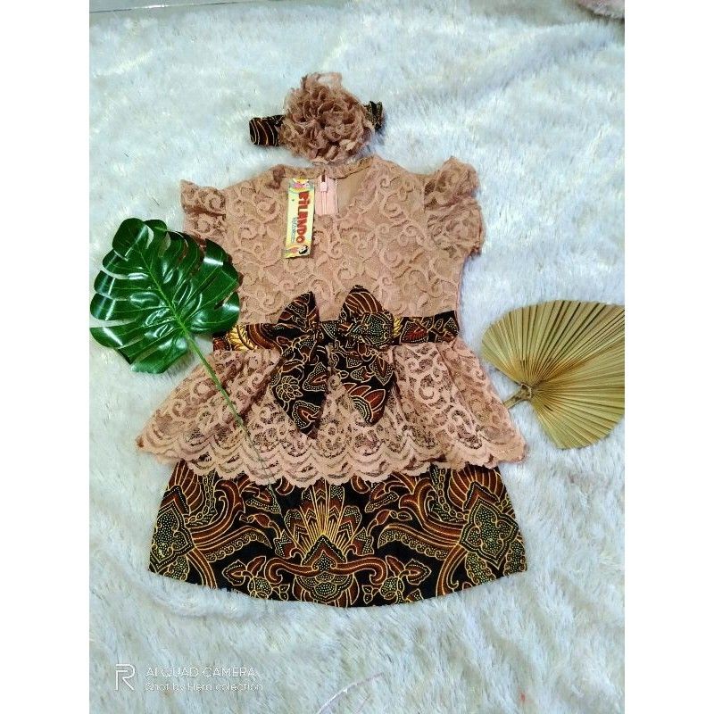kebaya bayi dan anak coklat susu/kebaya bayi terbaru